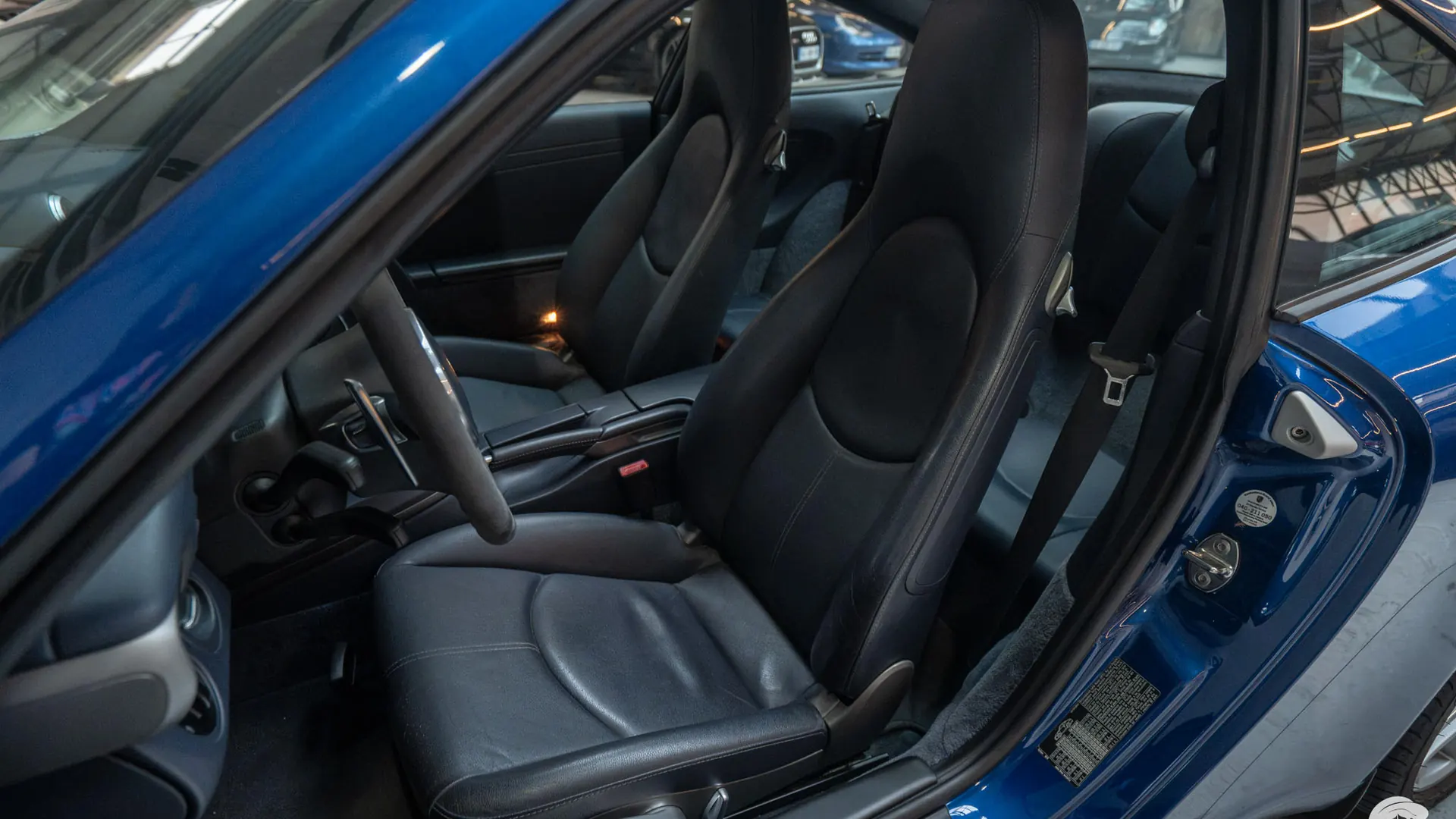 Porsche 911 — photo 10