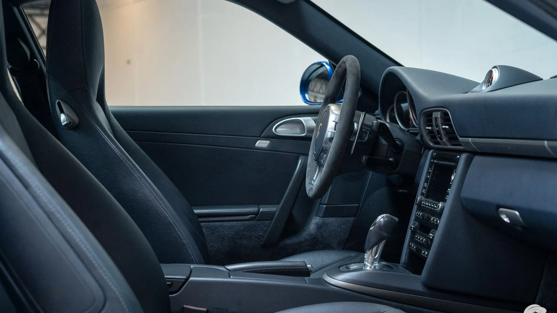 Porsche 911 — photo 25