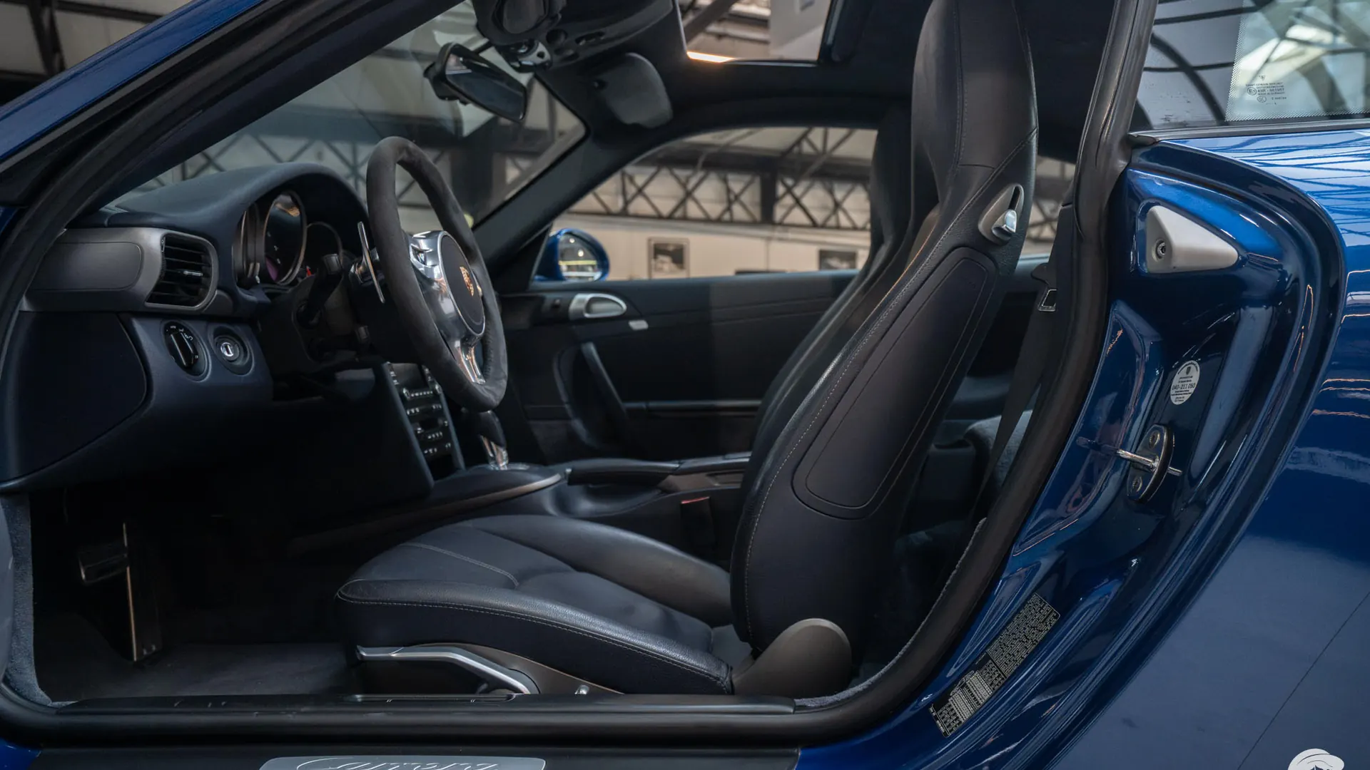 Porsche 911 — photo 9