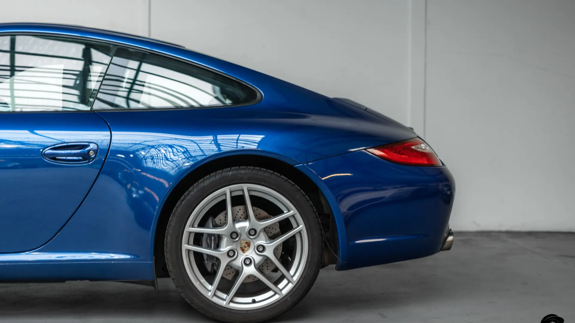 Porsche 911 — photo 7