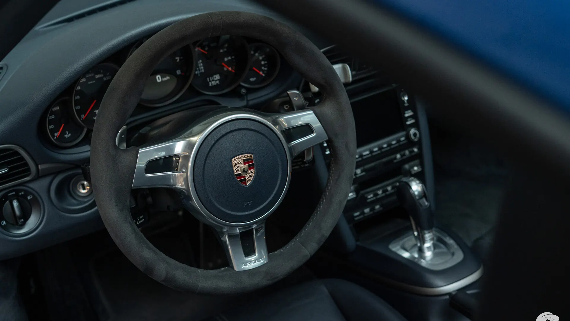 Porsche 911 — photo 13