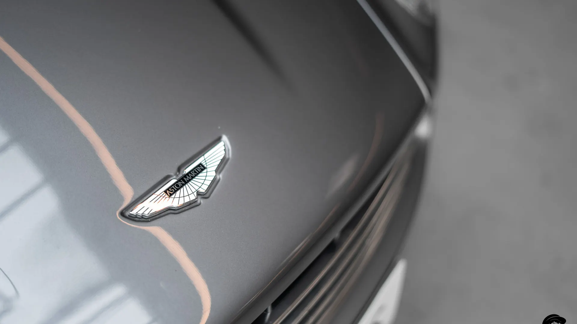 Aston Martin DBS — photo 27