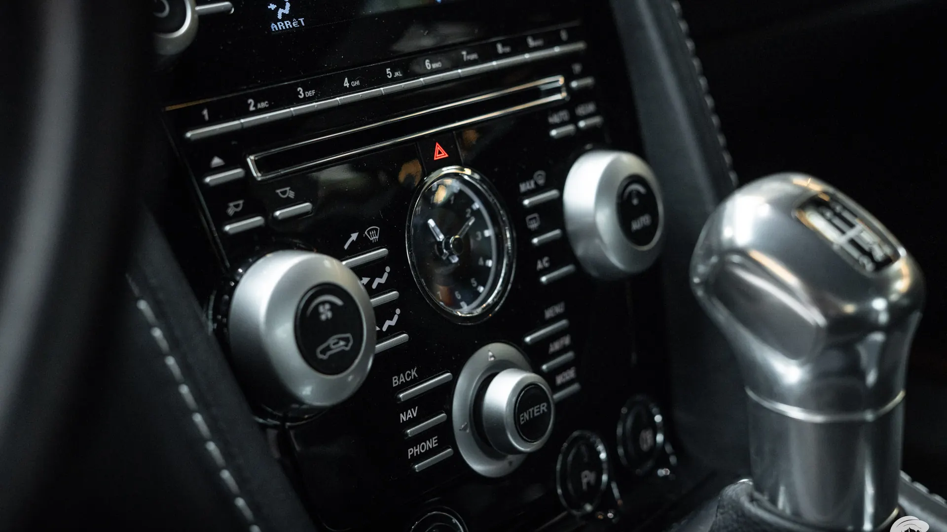 Aston Martin DBS — photo 16