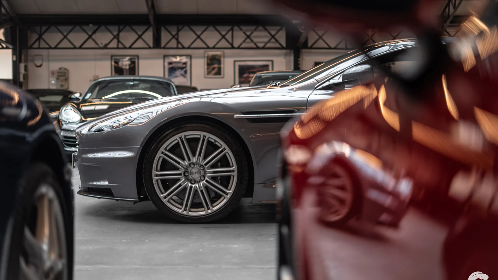 Aston Martin DBS — photo 29