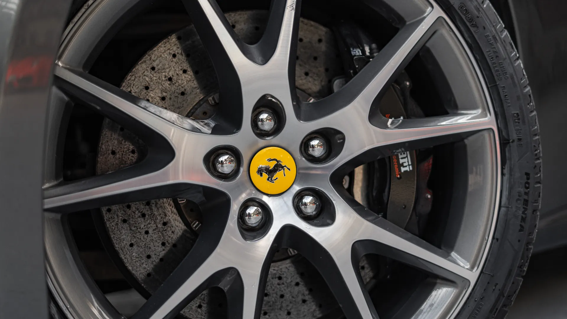Ferrari California — photo 33
