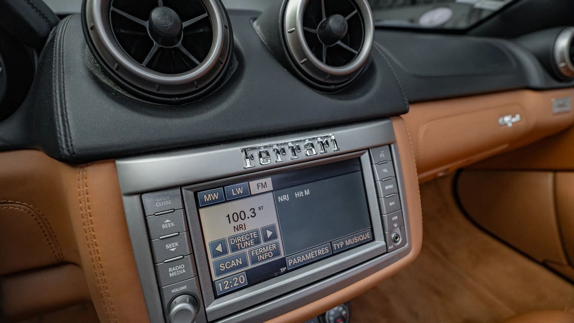 Ferrari California — photo 20