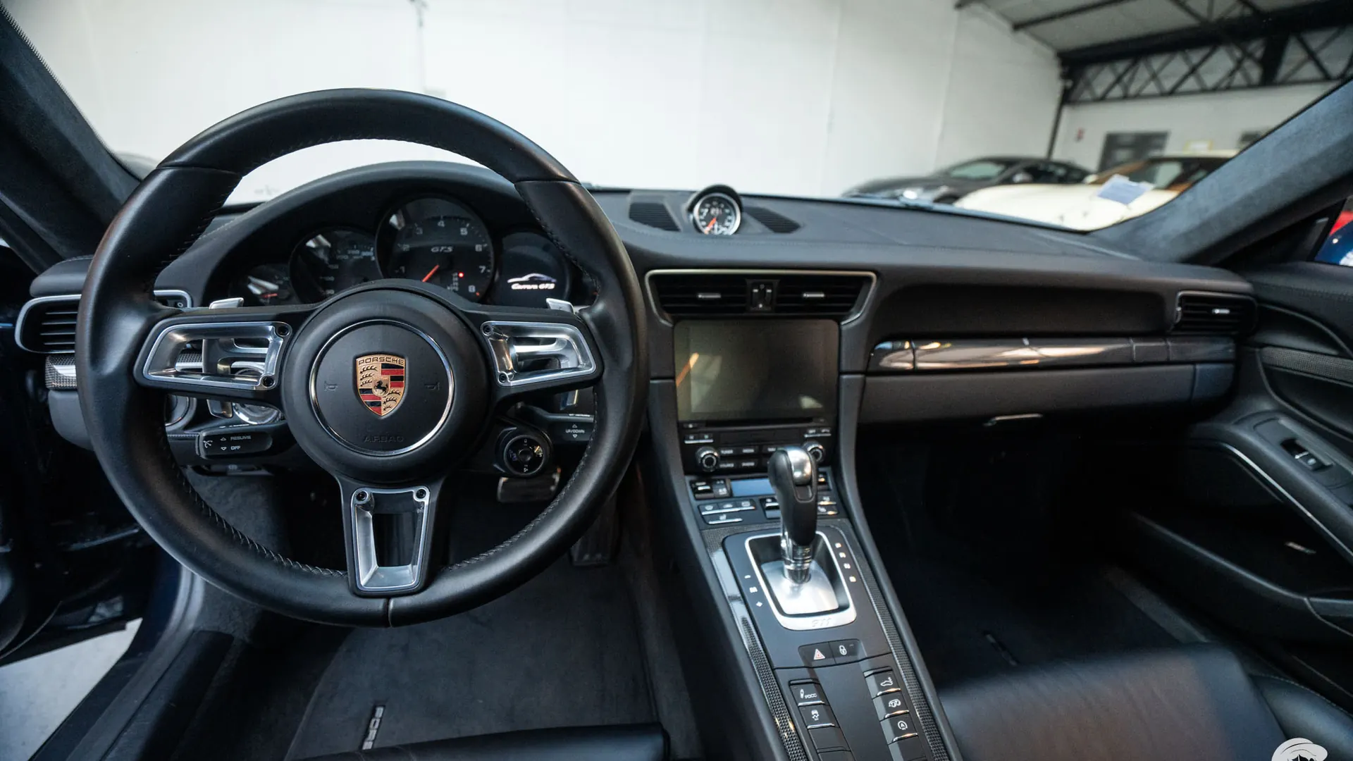 Porsche 911 — photo 12