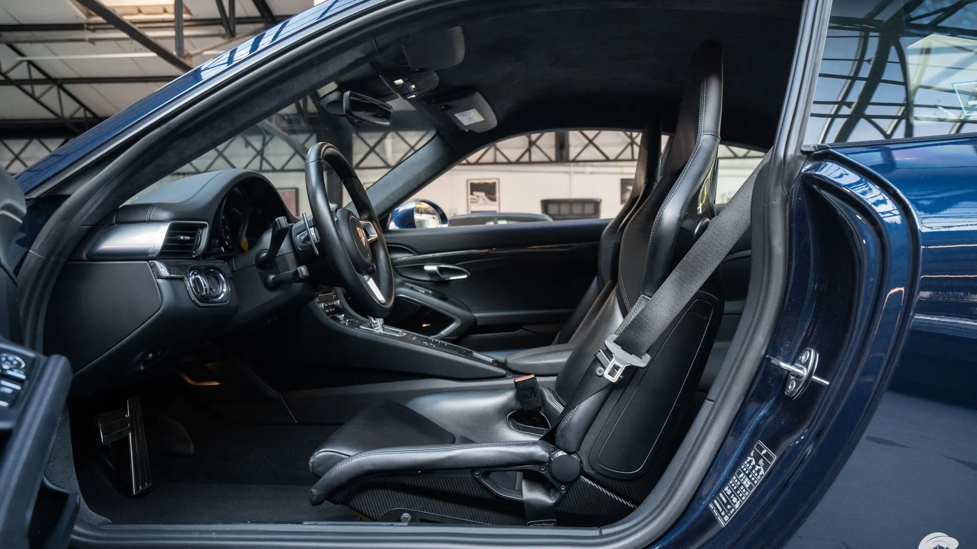 Porsche 911 — photo 10