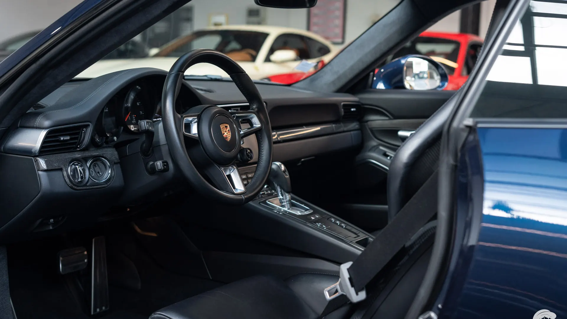 Porsche 911 — photo 9