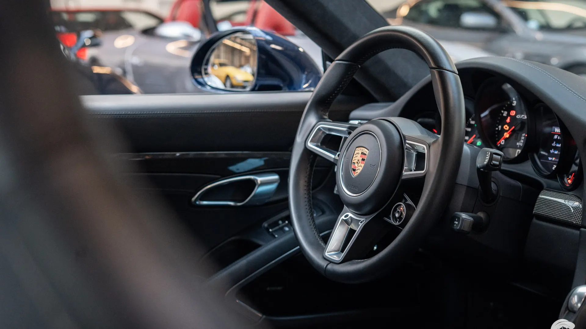 Porsche 911 — photo 28