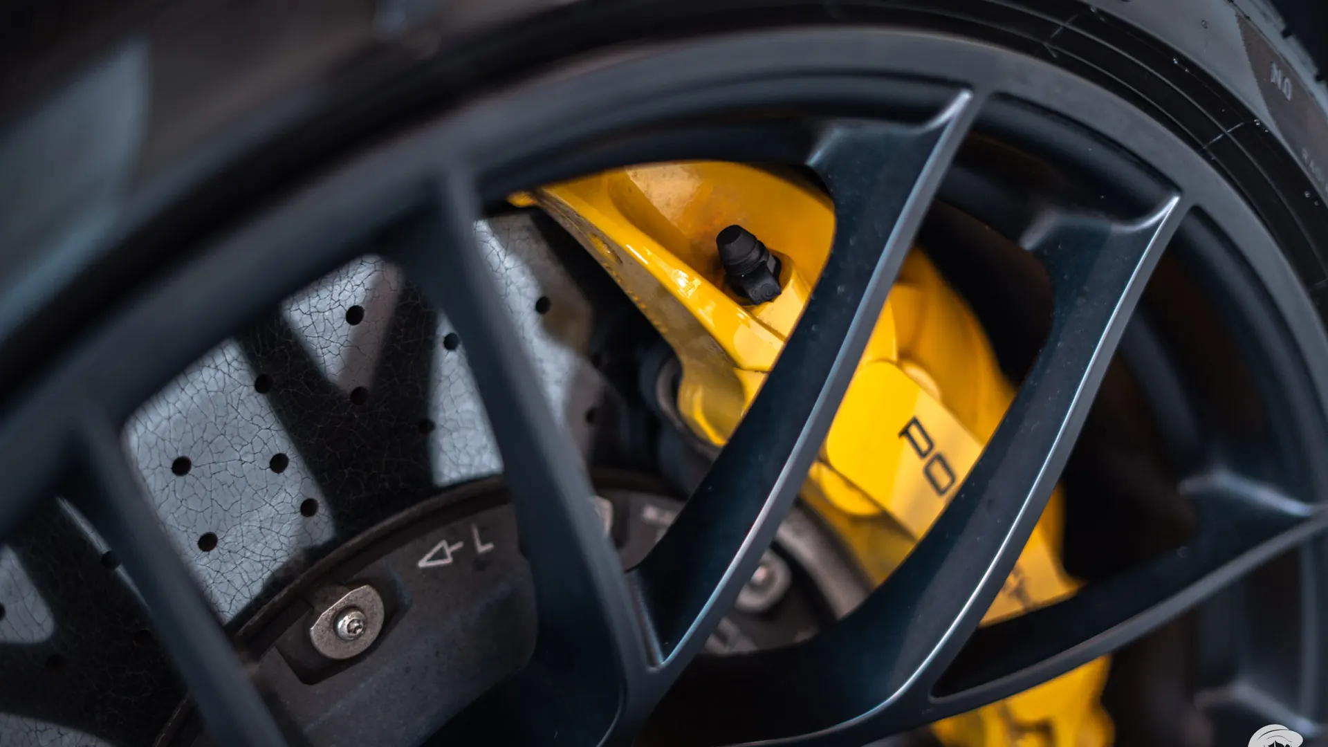 Porsche 911 — photo 37