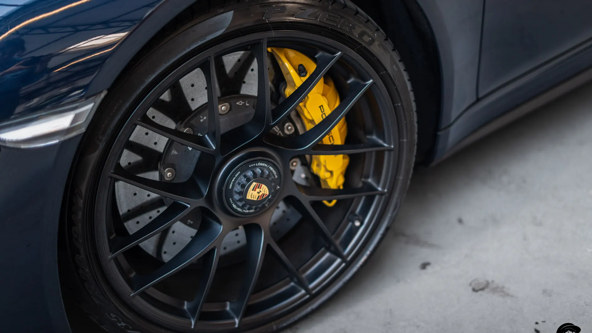 Porsche 911 — photo 36