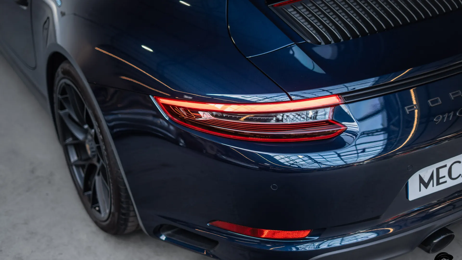 Porsche 911 — photo 43