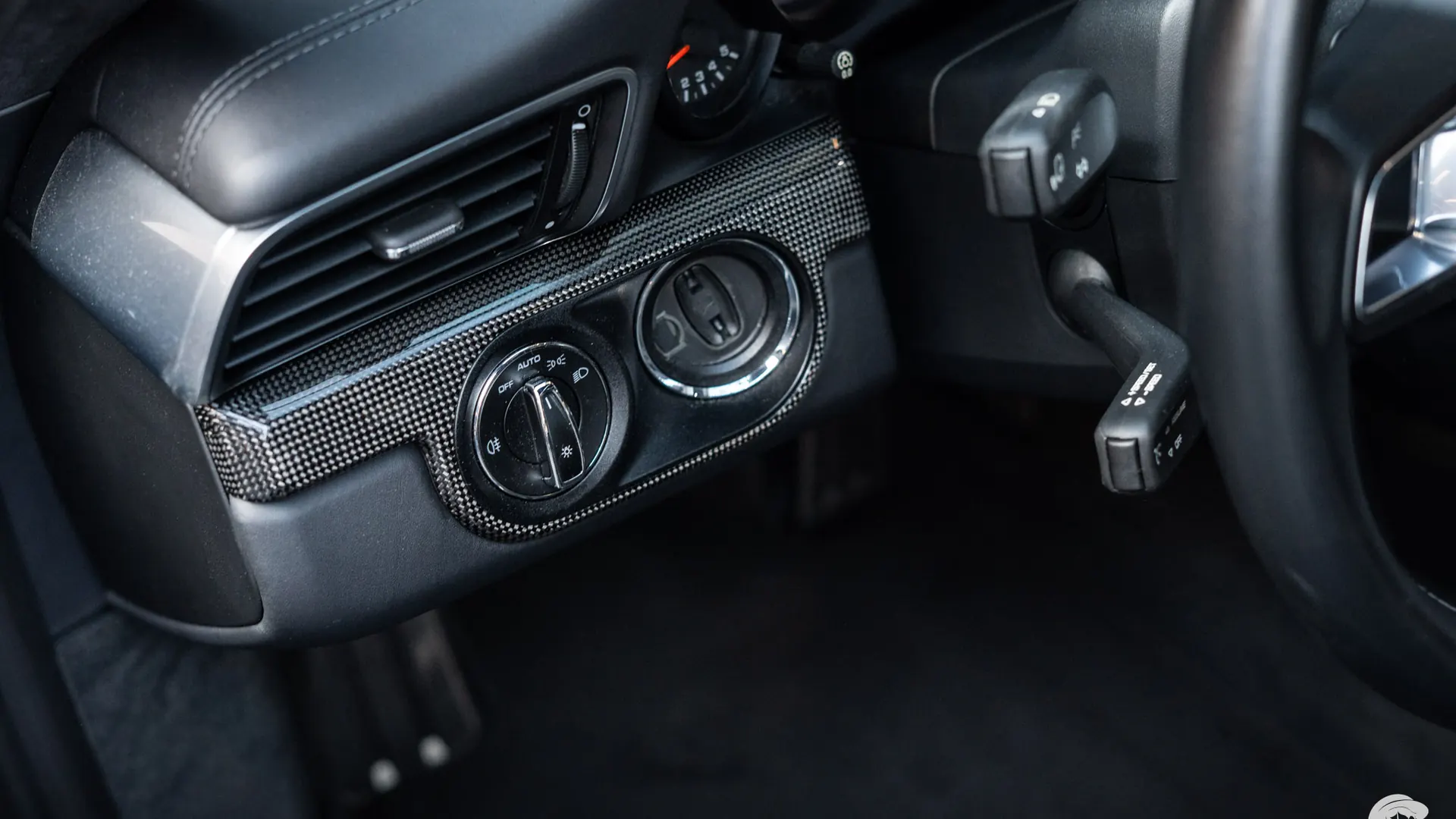 Porsche 911 — photo 14