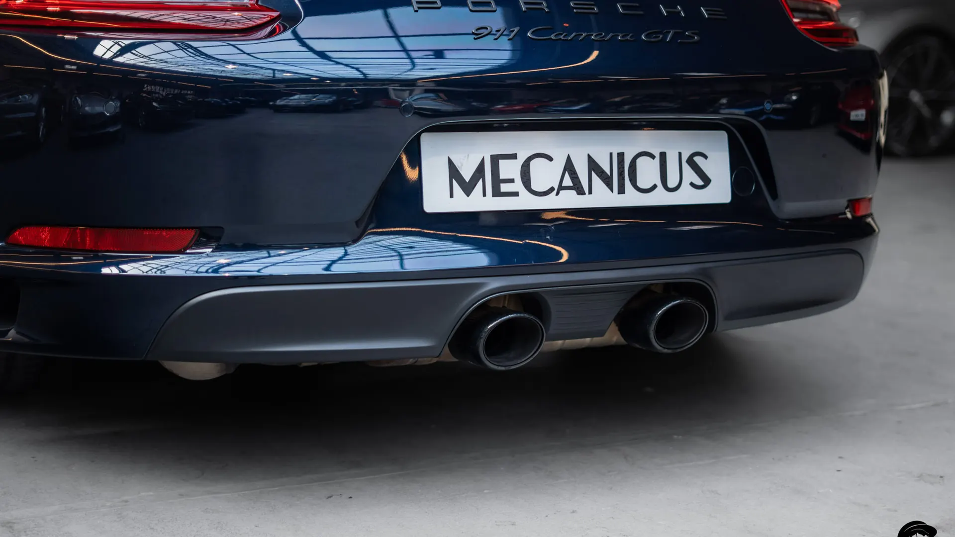 Porsche 911 — photo 39