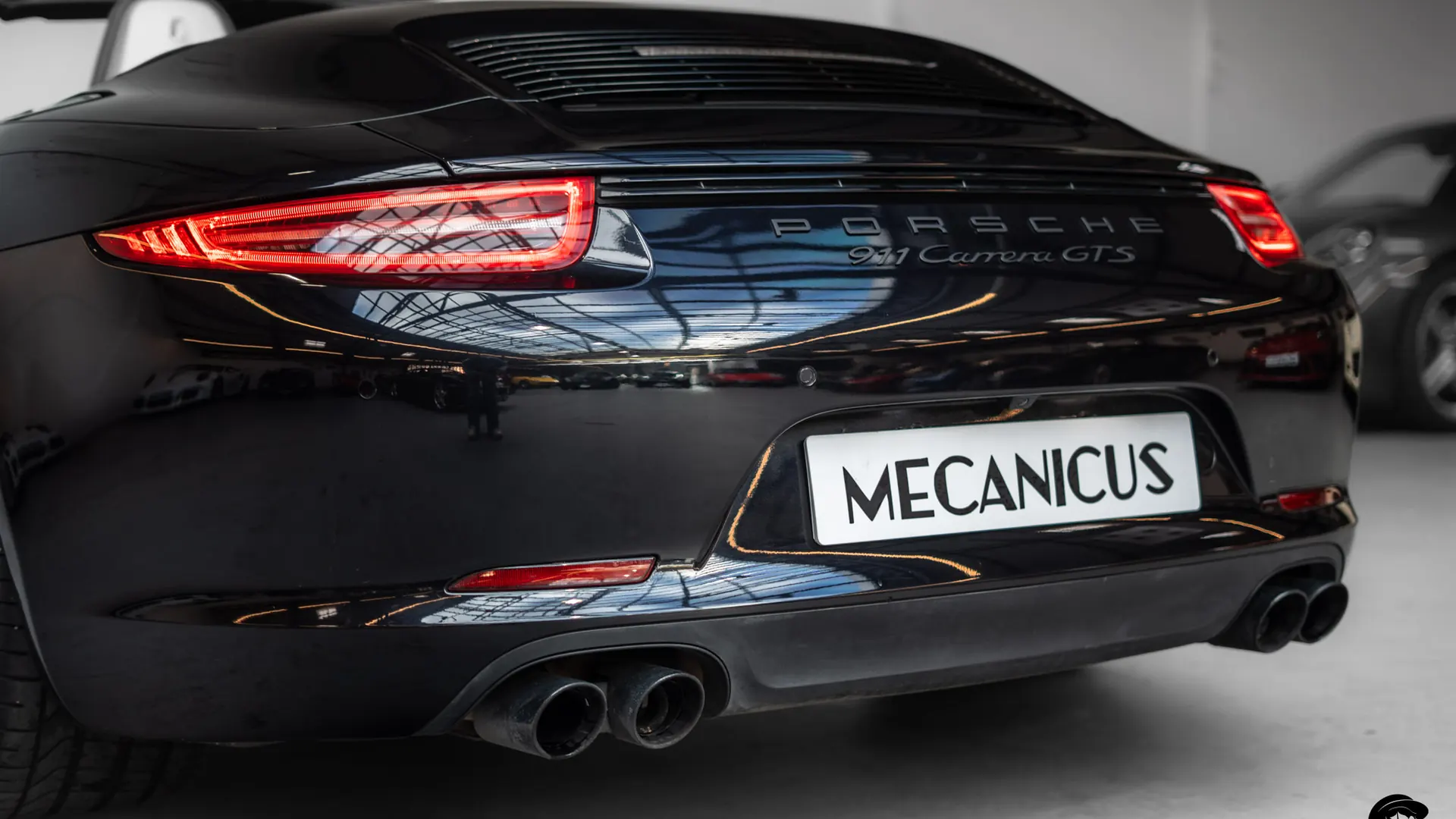 Porsche 911 — photo 33