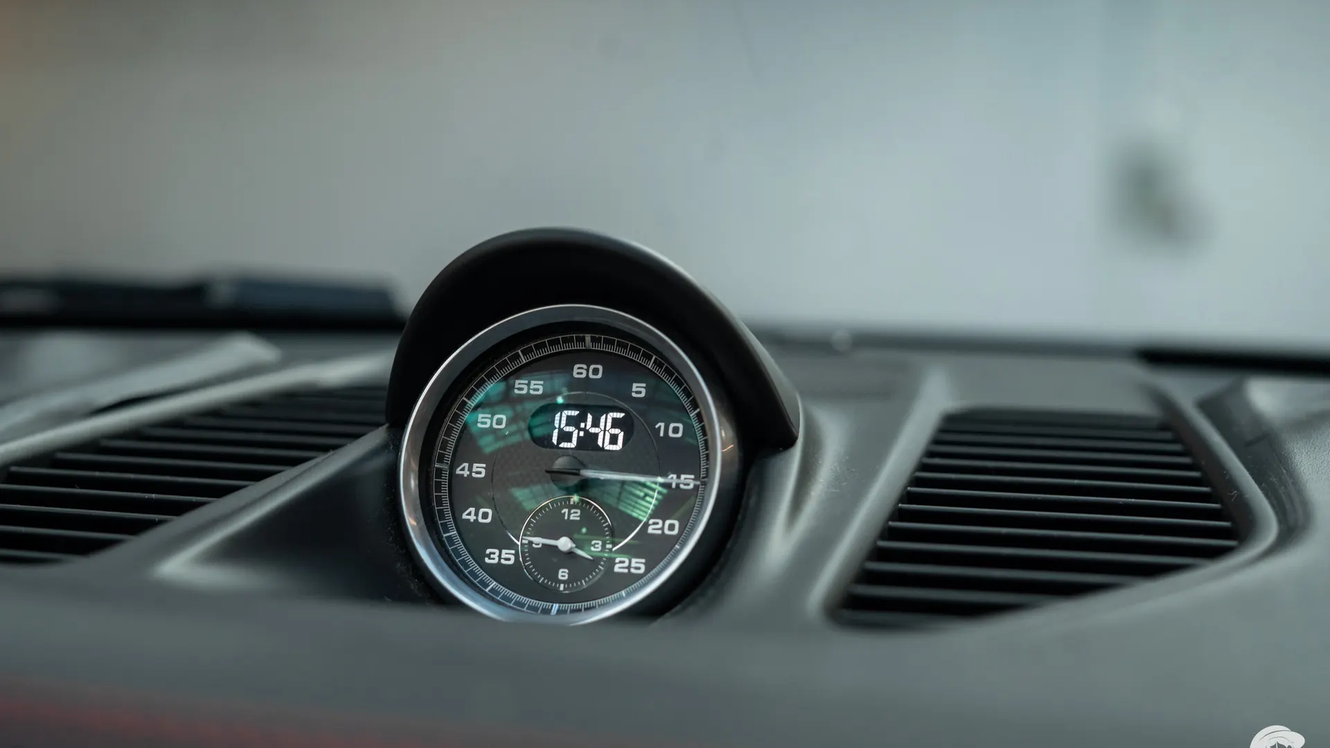 Porsche 911 — photo 20