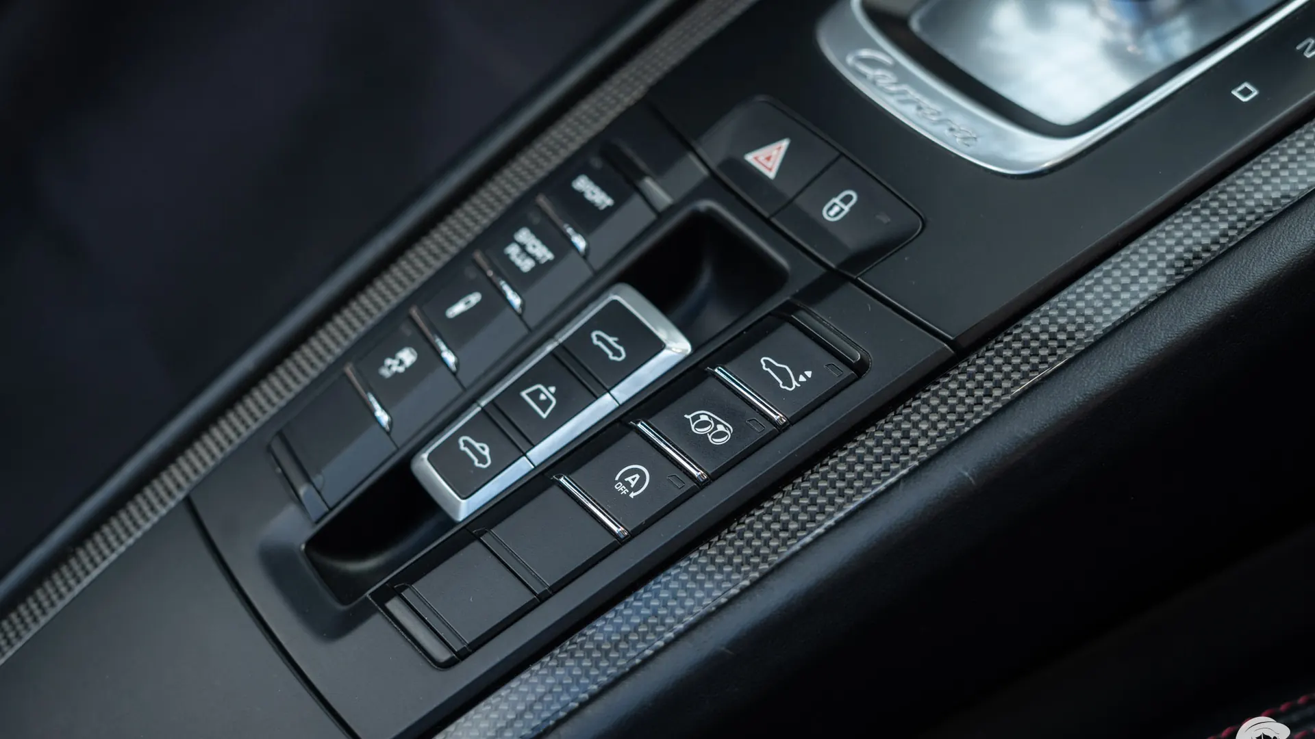Porsche 911 — photo 23