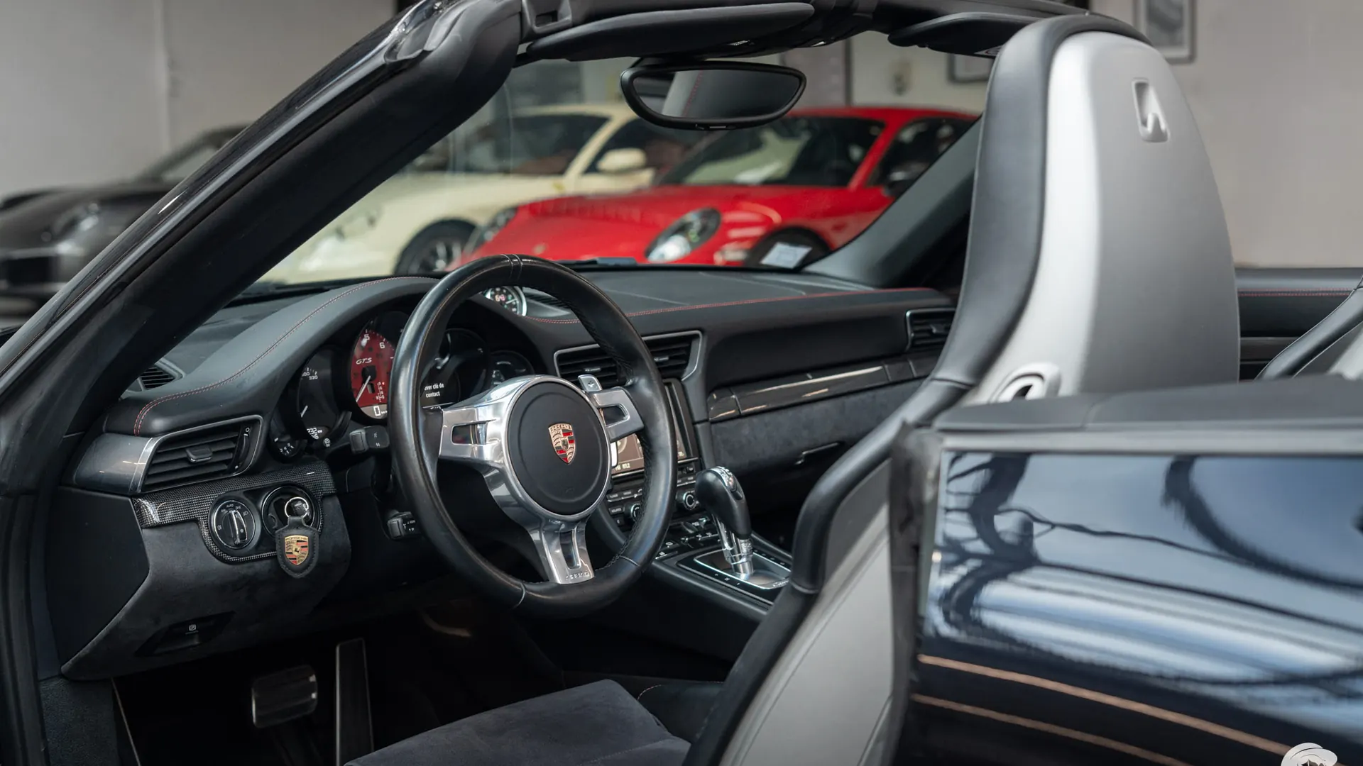 Porsche 911 — photo 10