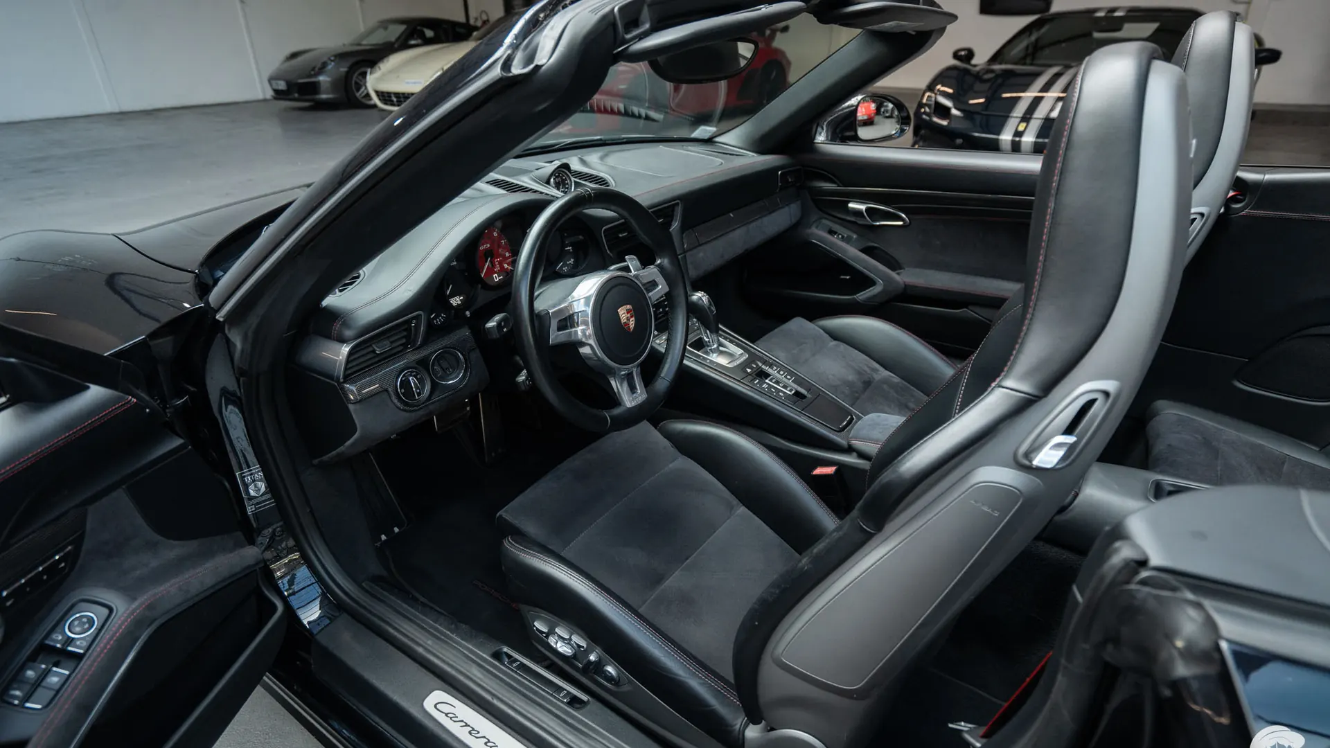 Porsche 911 — photo 11