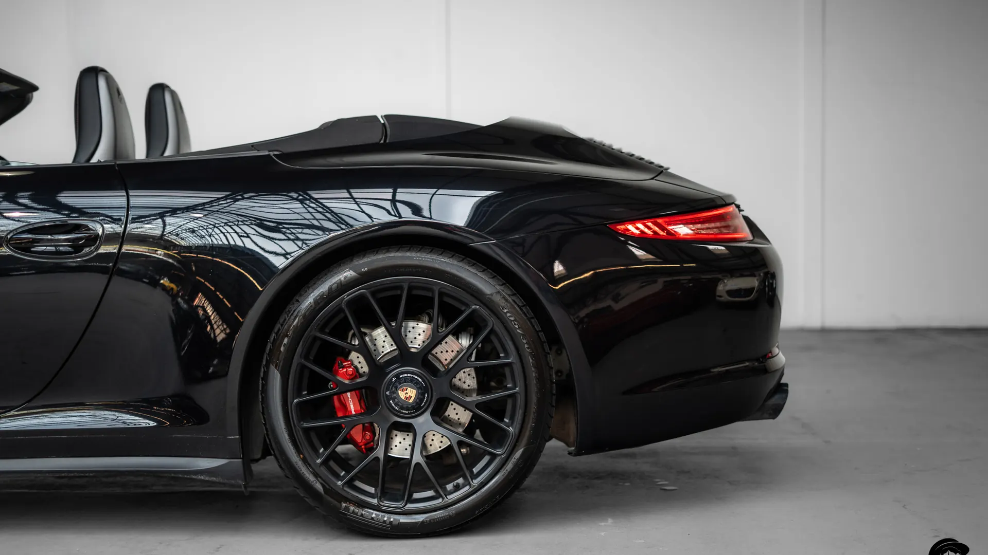 Porsche 911 — photo 9