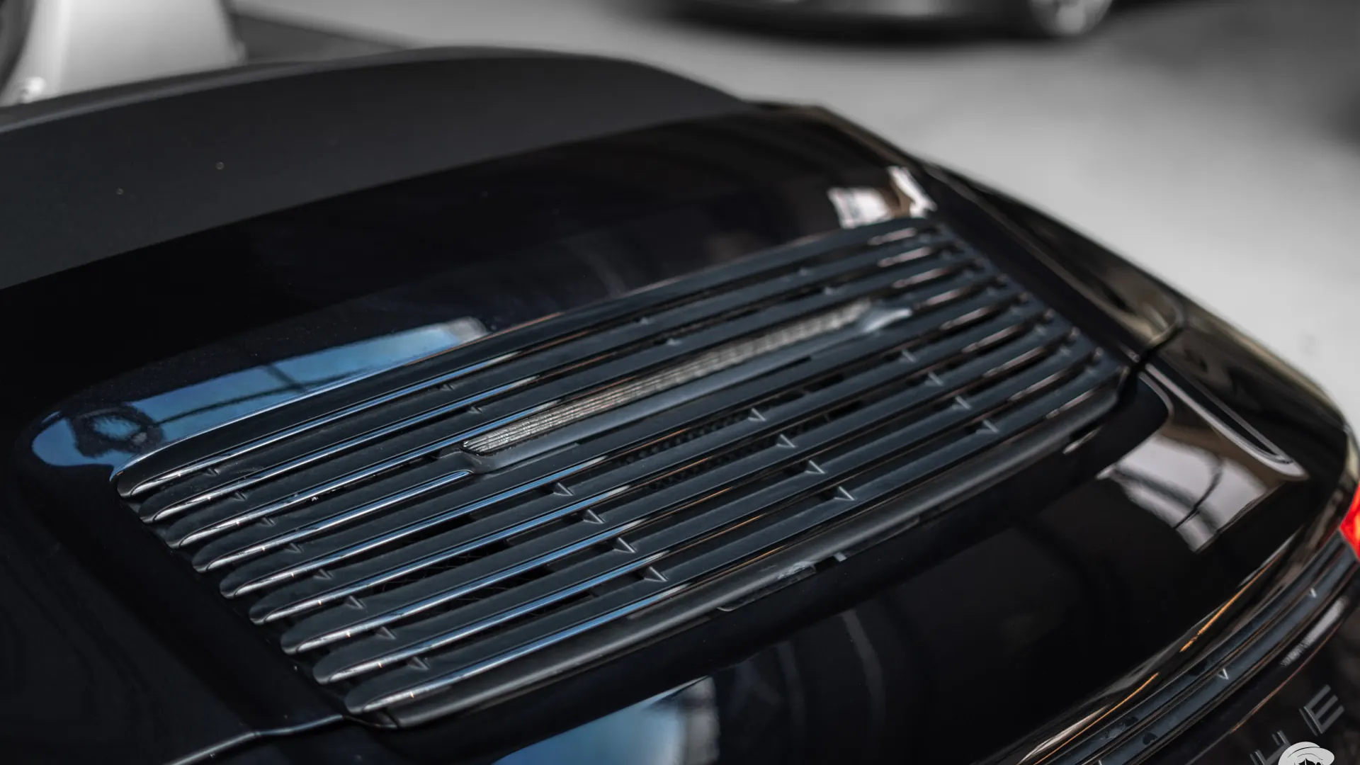 Porsche 911 — photo 35