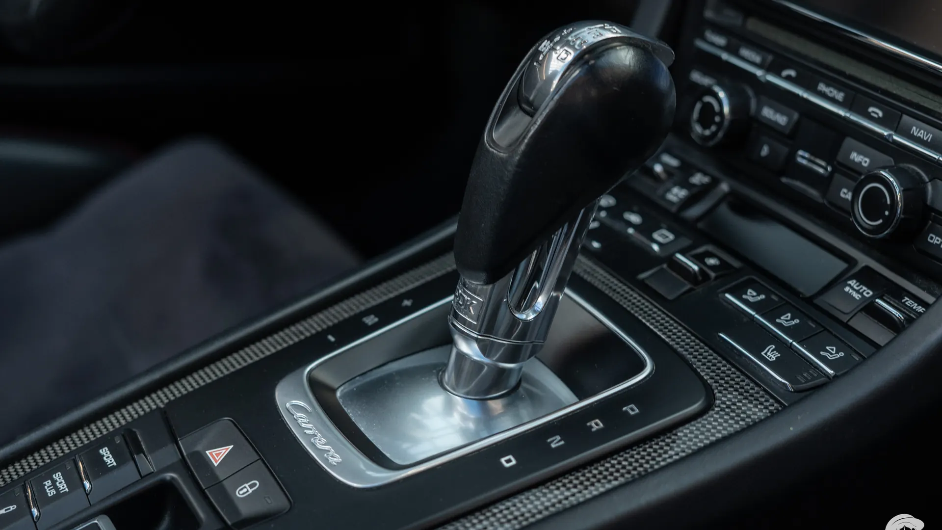 Porsche 911 — photo 24