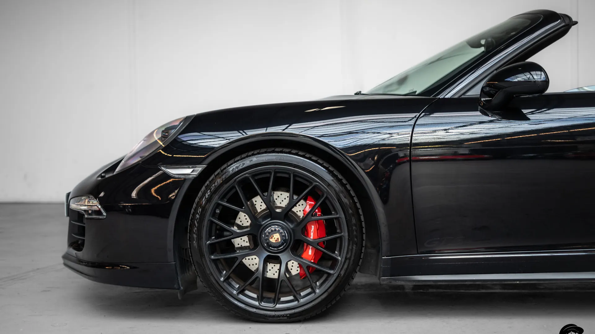 Porsche 911 — photo 8