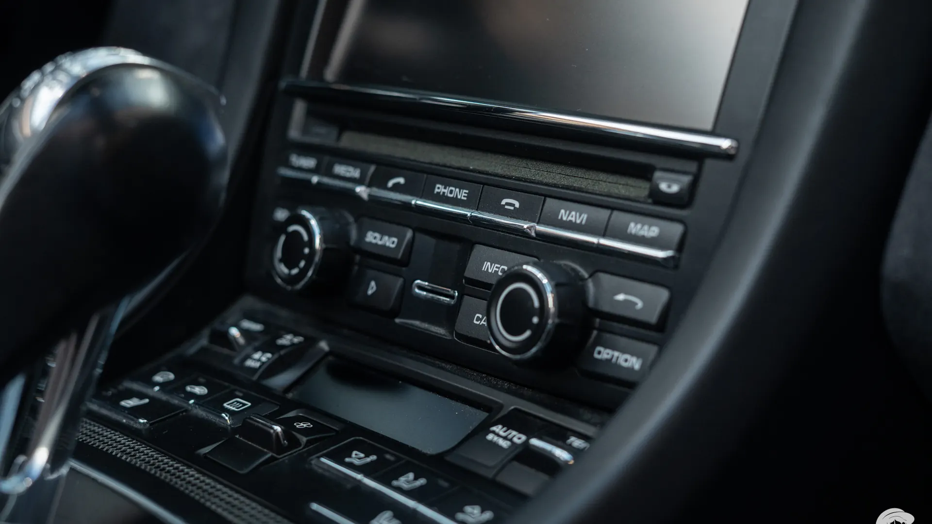 Porsche 911 — photo 22