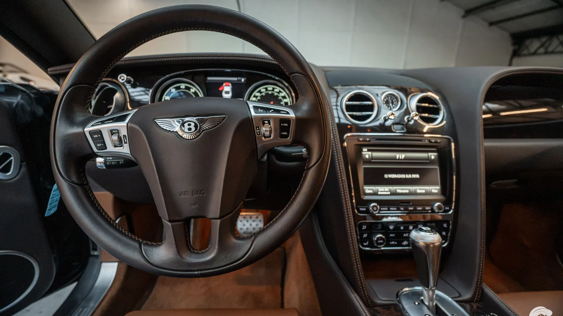 Bentley Continental — photo 9