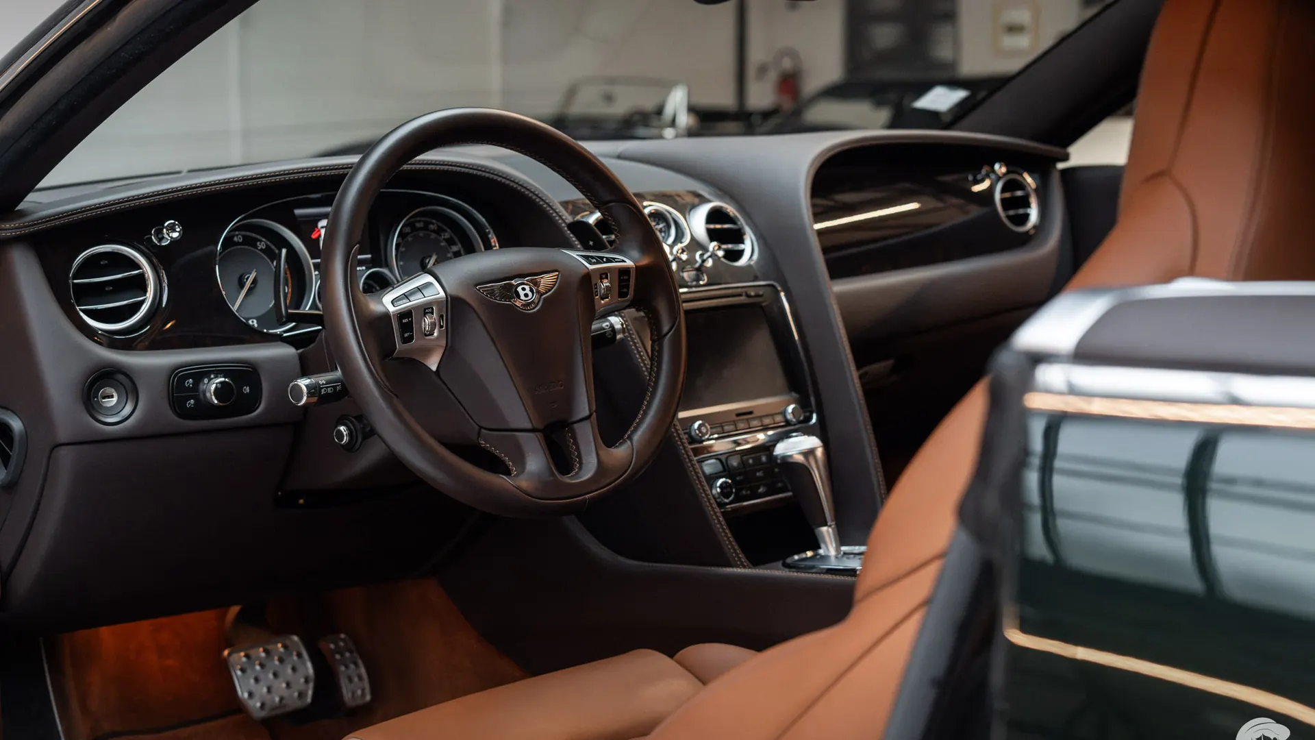 Bentley Continental — photo 10