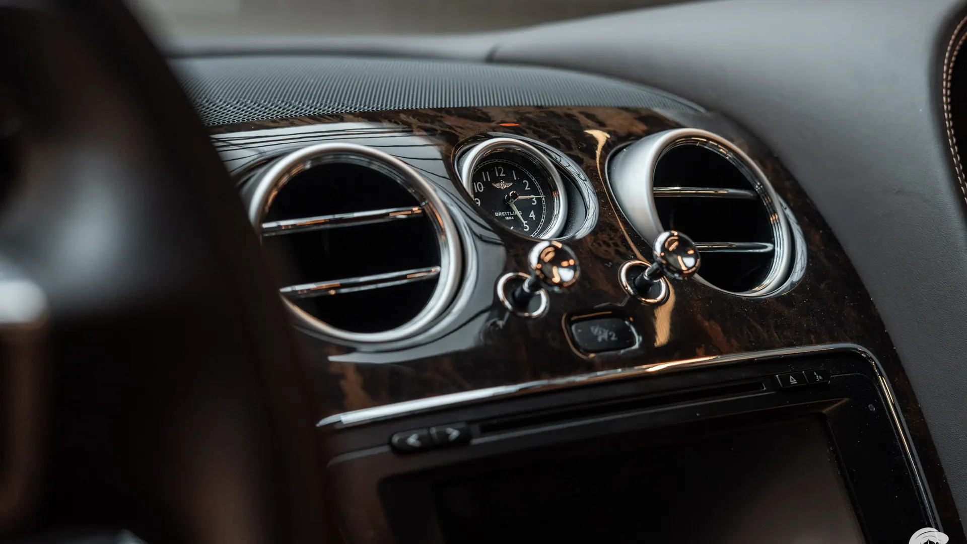 Bentley Continental — photo 30