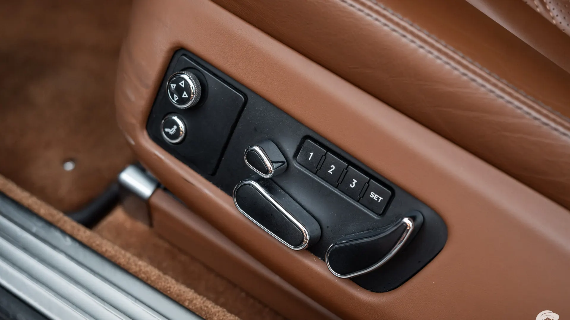 Bentley Continental — photo 29