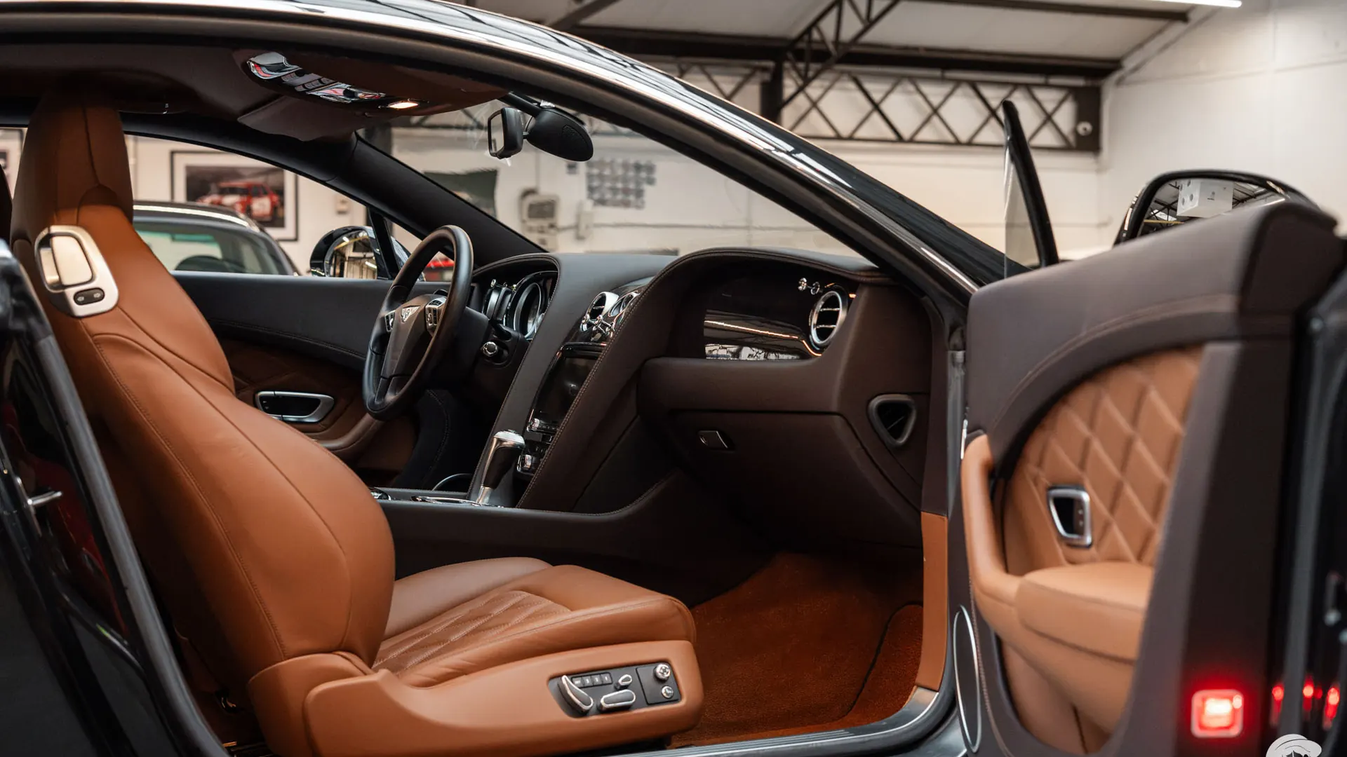 Bentley Continental — photo 16