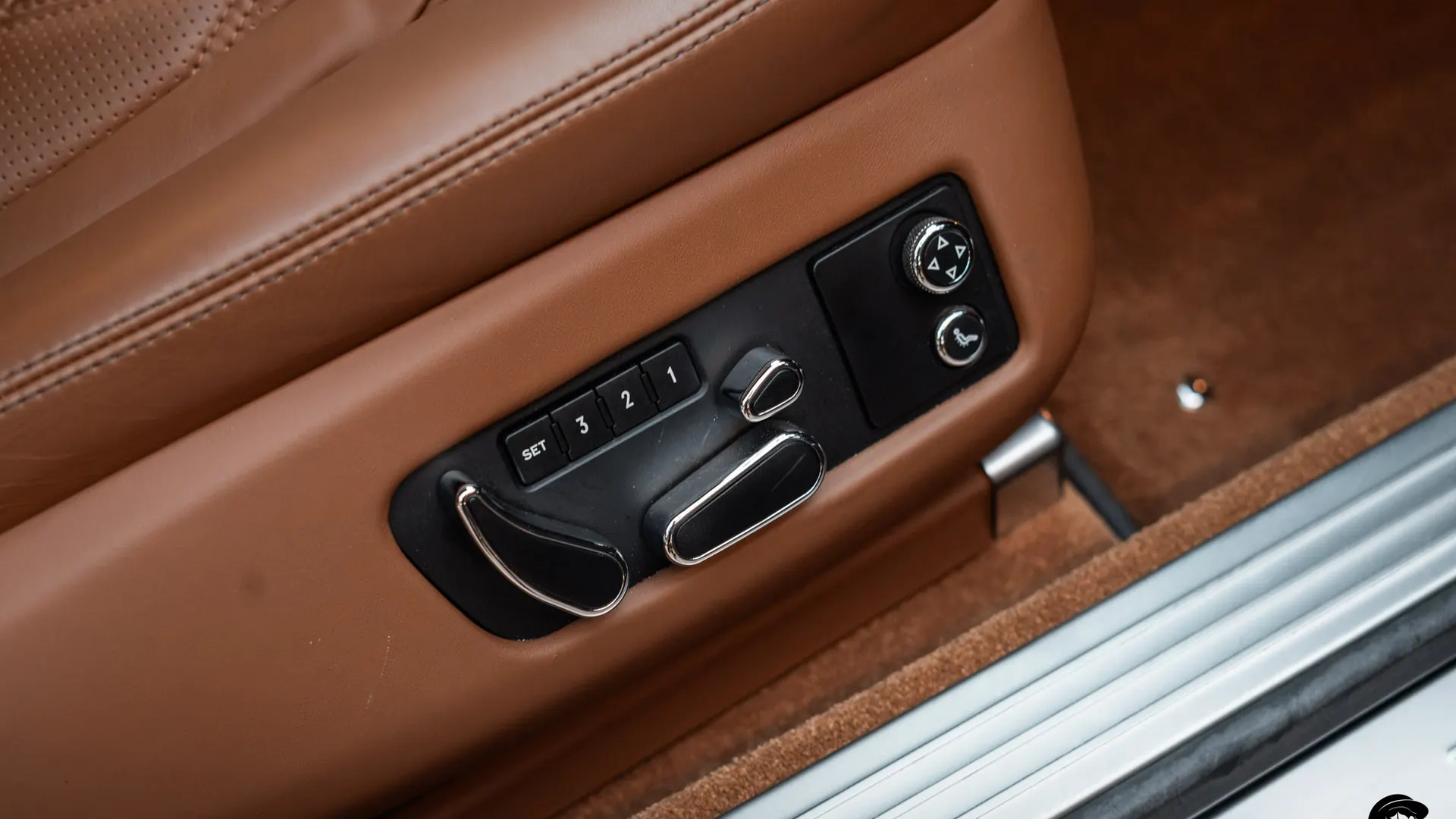 Bentley Continental — photo 31