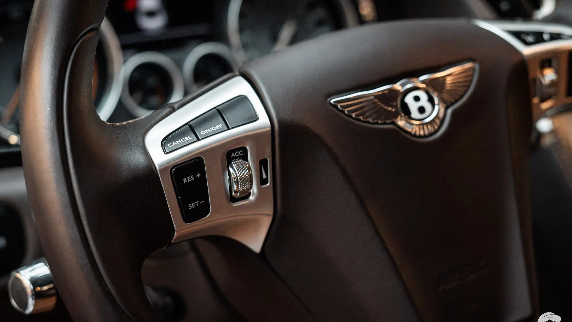 Bentley Continental — photo 12