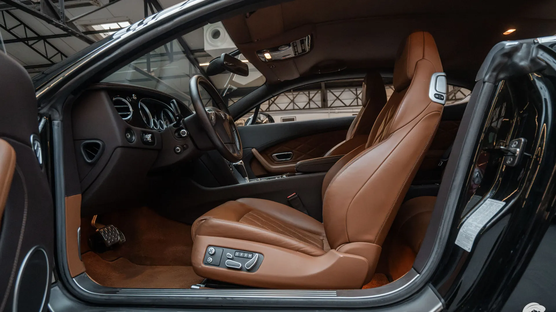 Bentley Continental — photo 22