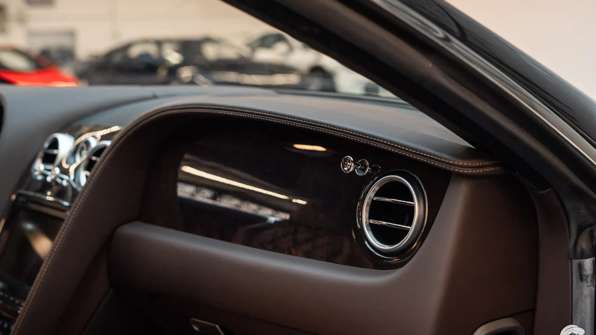 Bentley Continental — photo 17