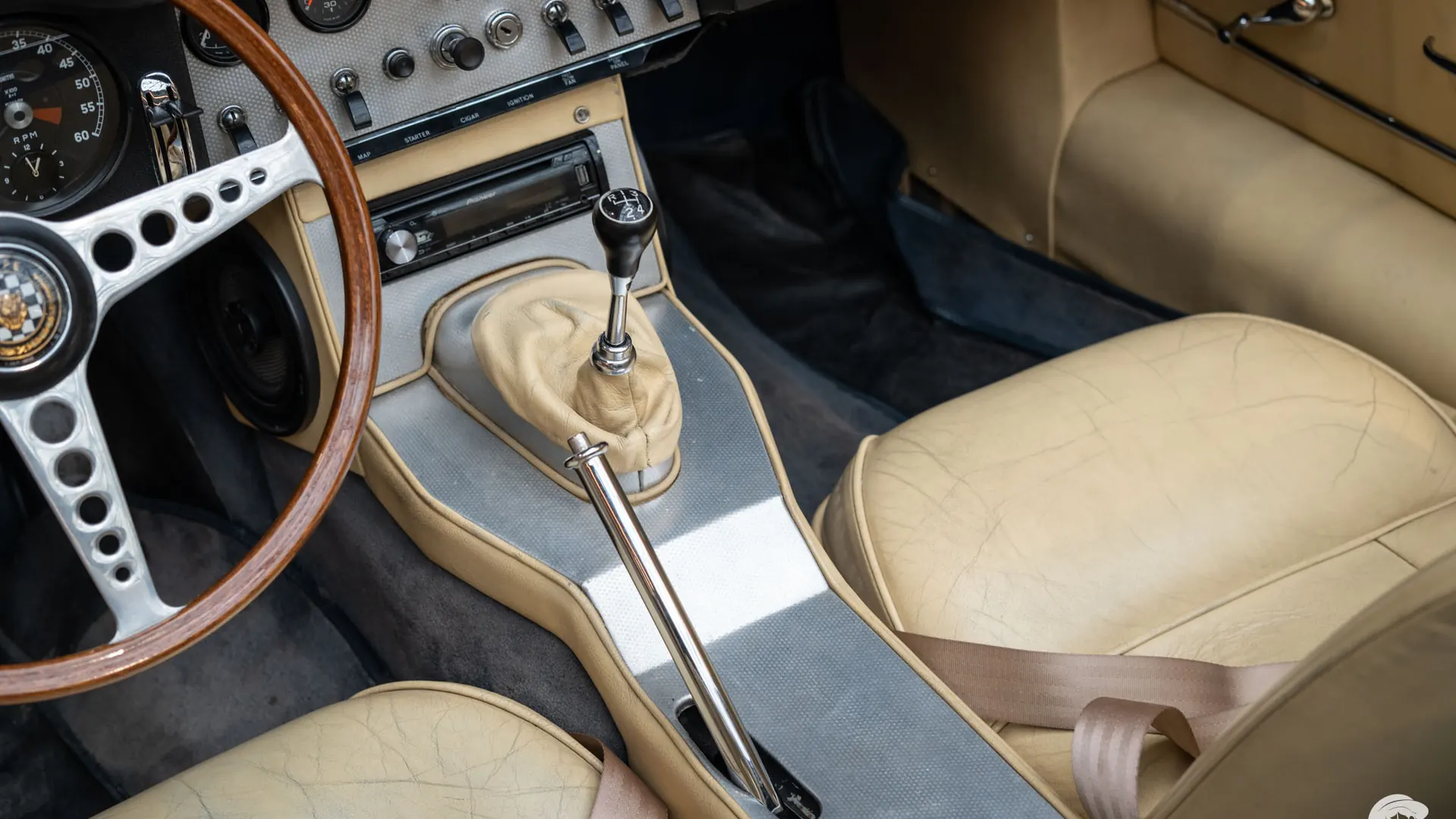 Jaguar Type — photo 21