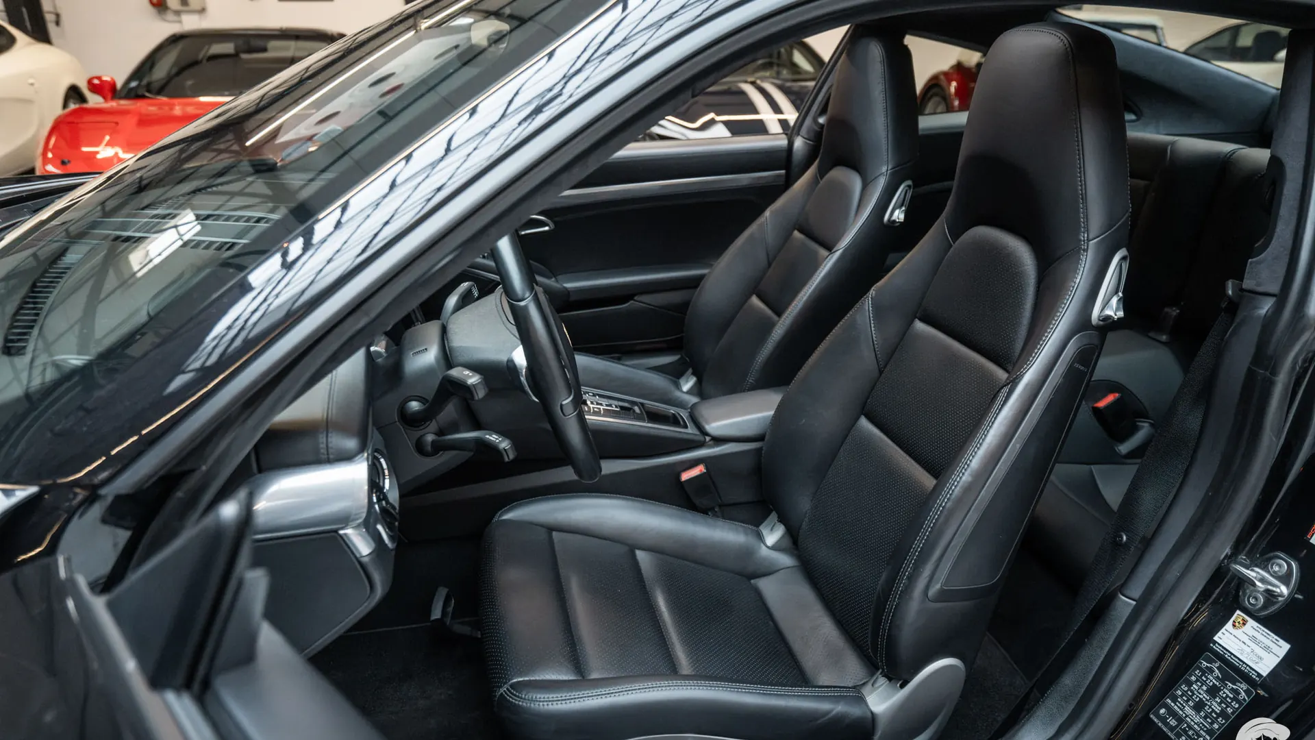 Porsche 911 — photo 11
