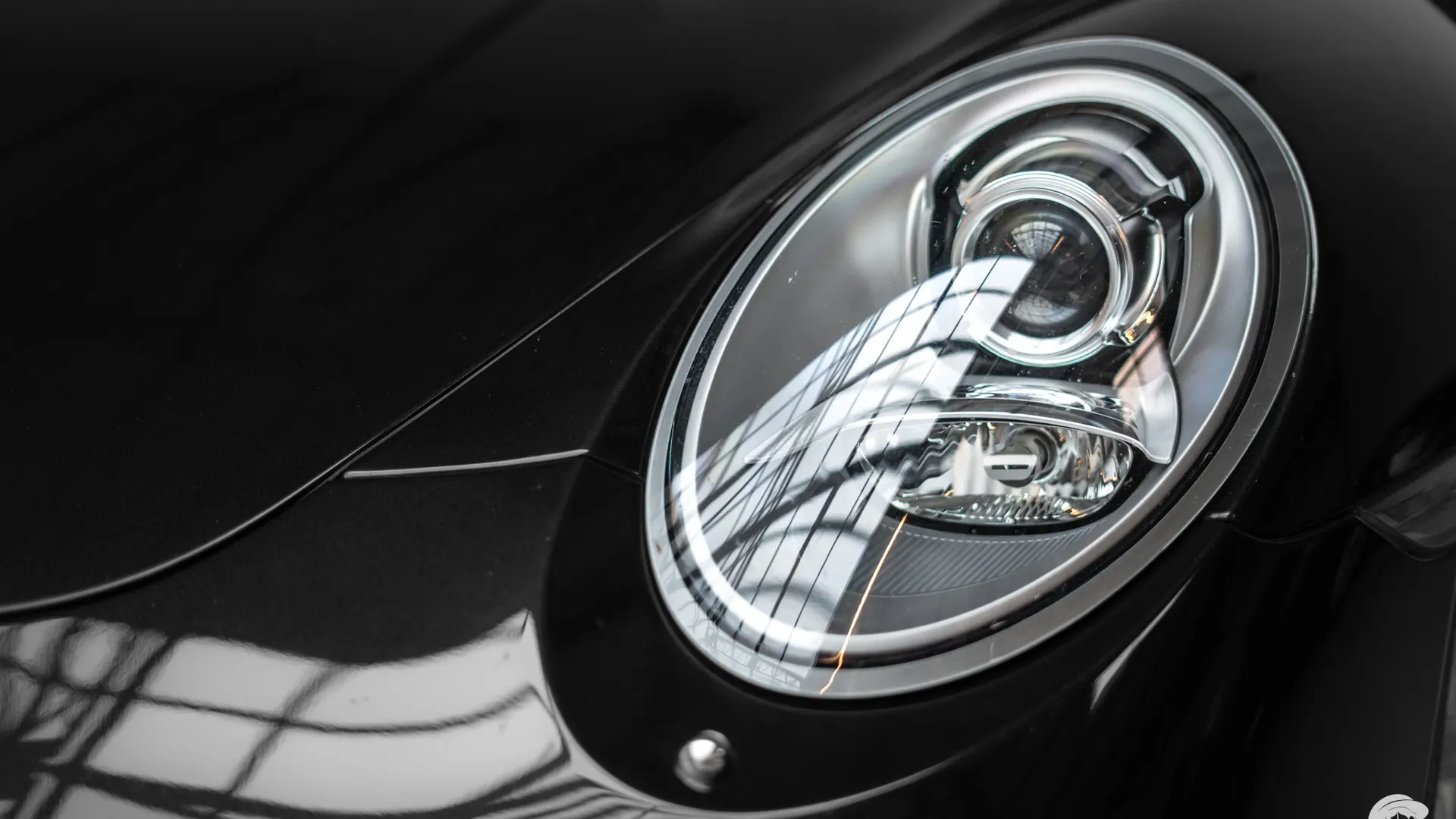 Porsche 911 — photo 35