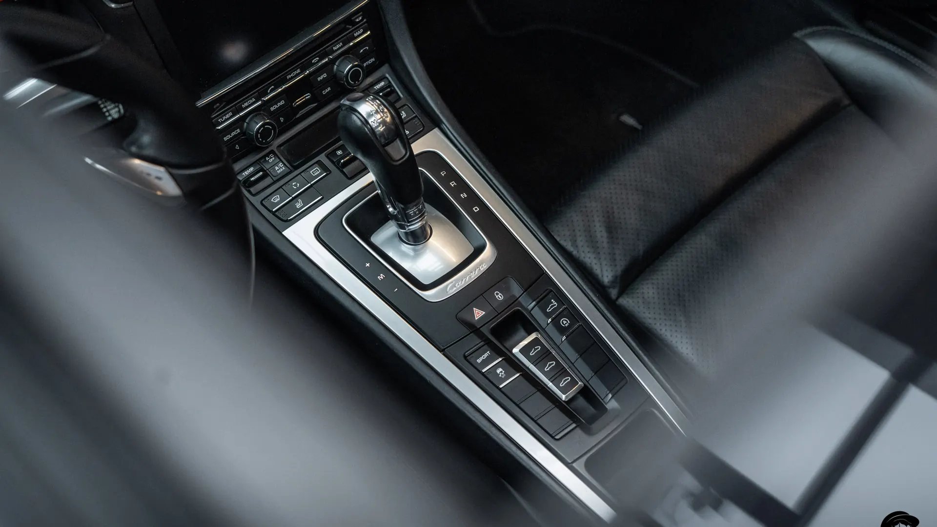 Porsche 911 — photo 15