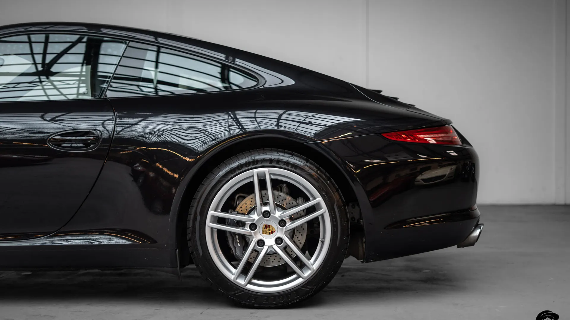 Porsche 911 — photo 7