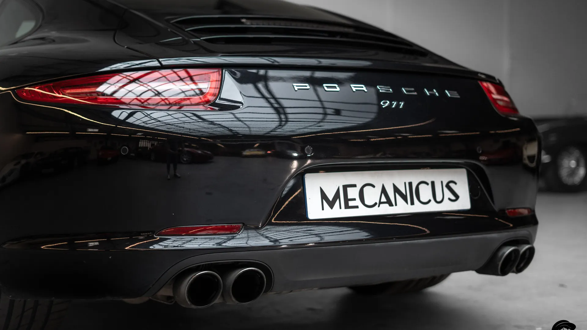 Porsche 911 — photo 39