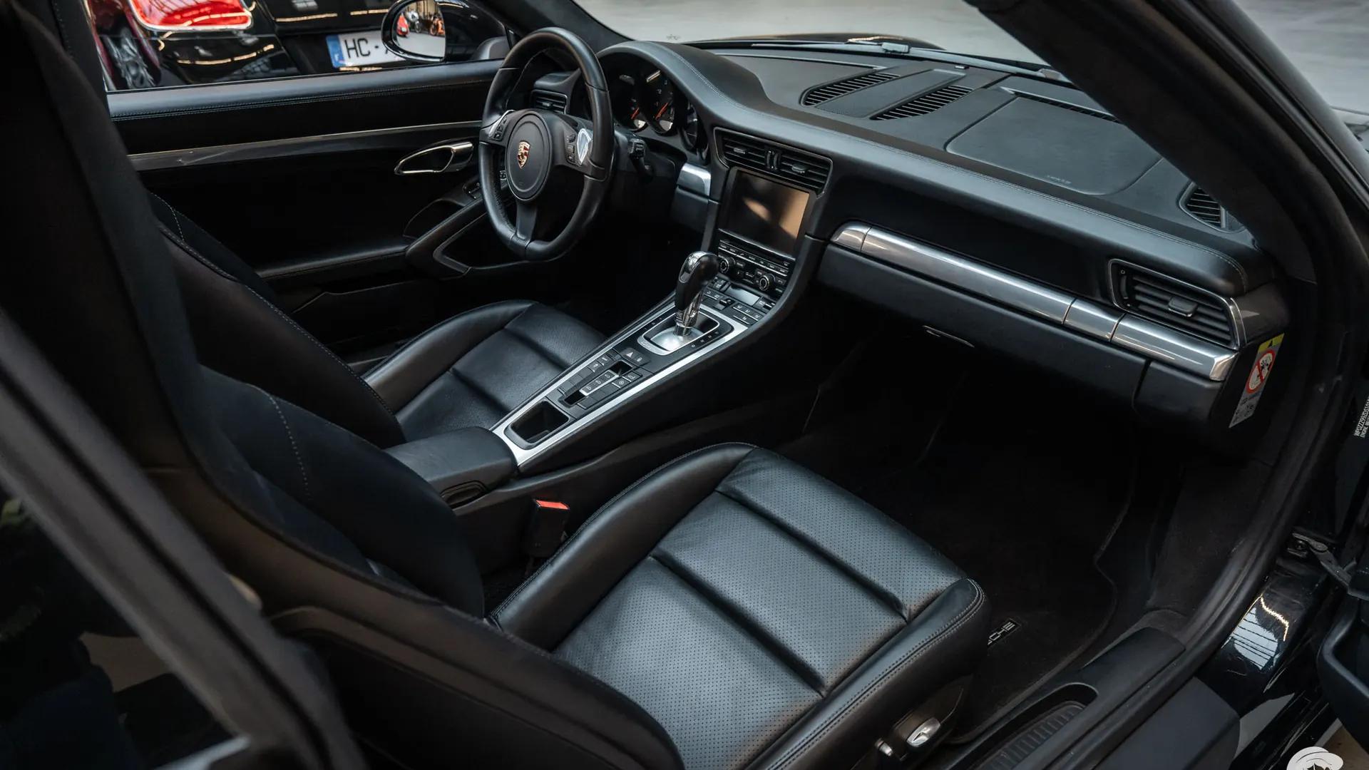 Porsche 911 — photo 27