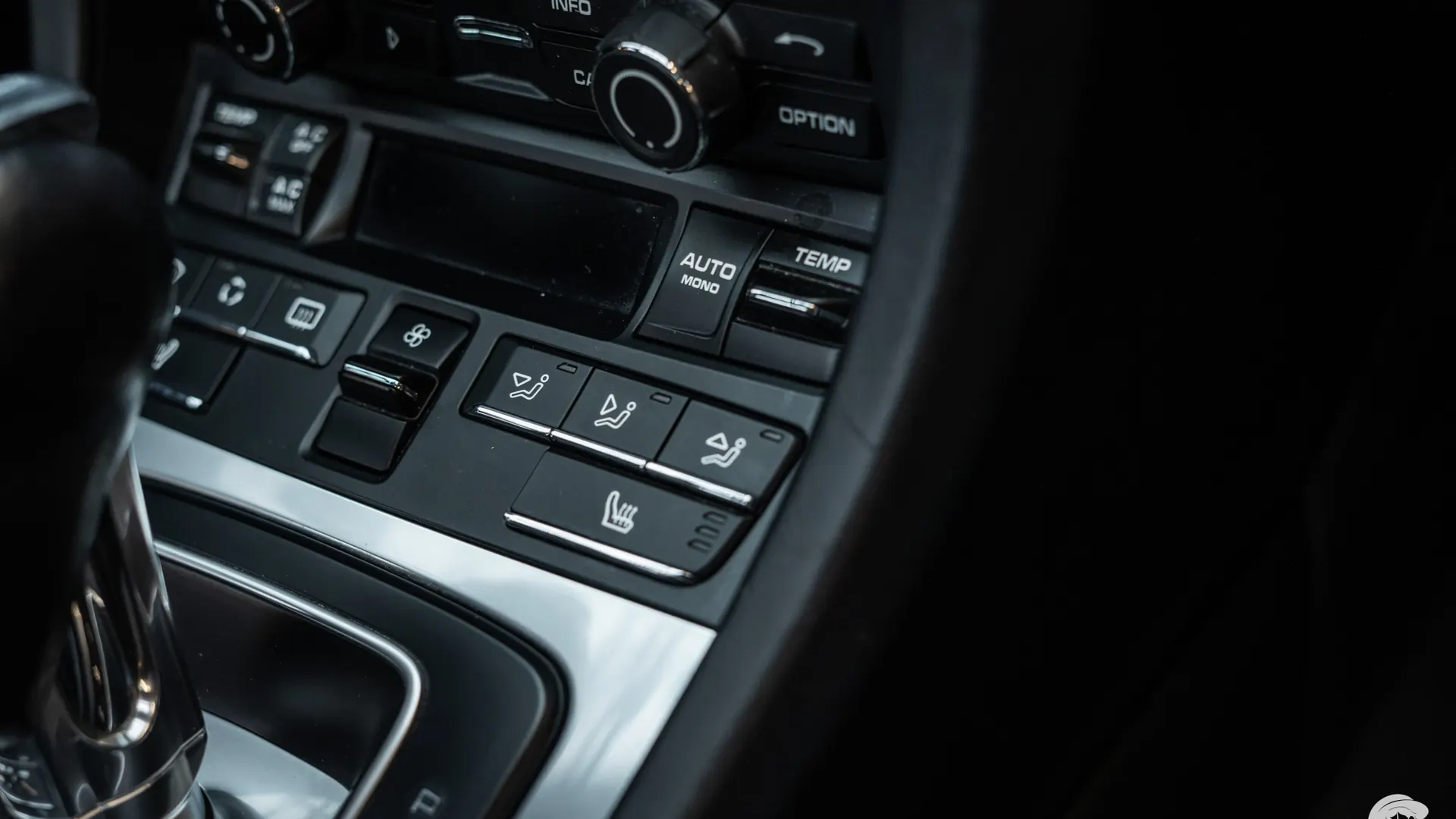 Porsche 911 — photo 19