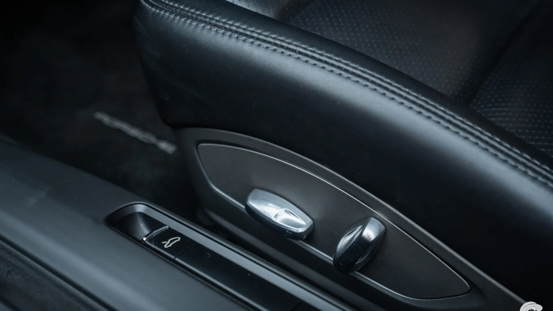 Porsche 911 — photo 29