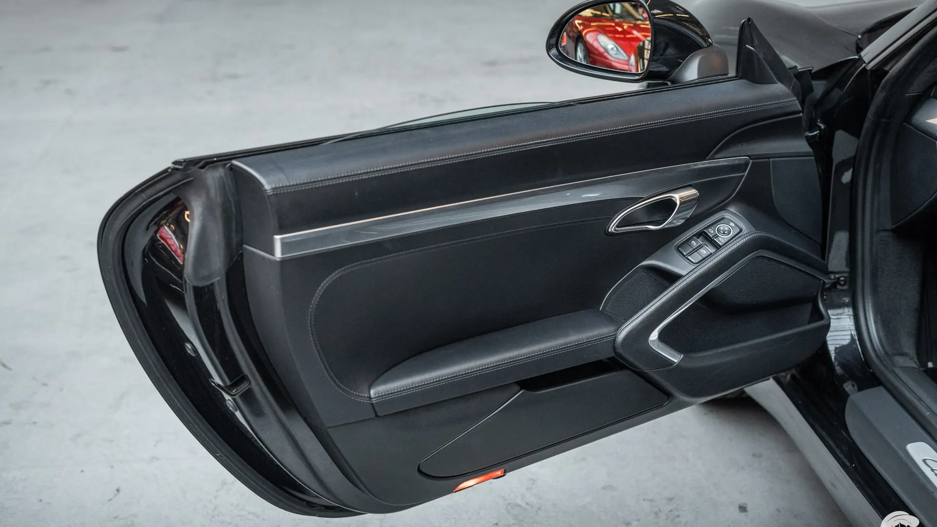 Porsche 911 — photo 32