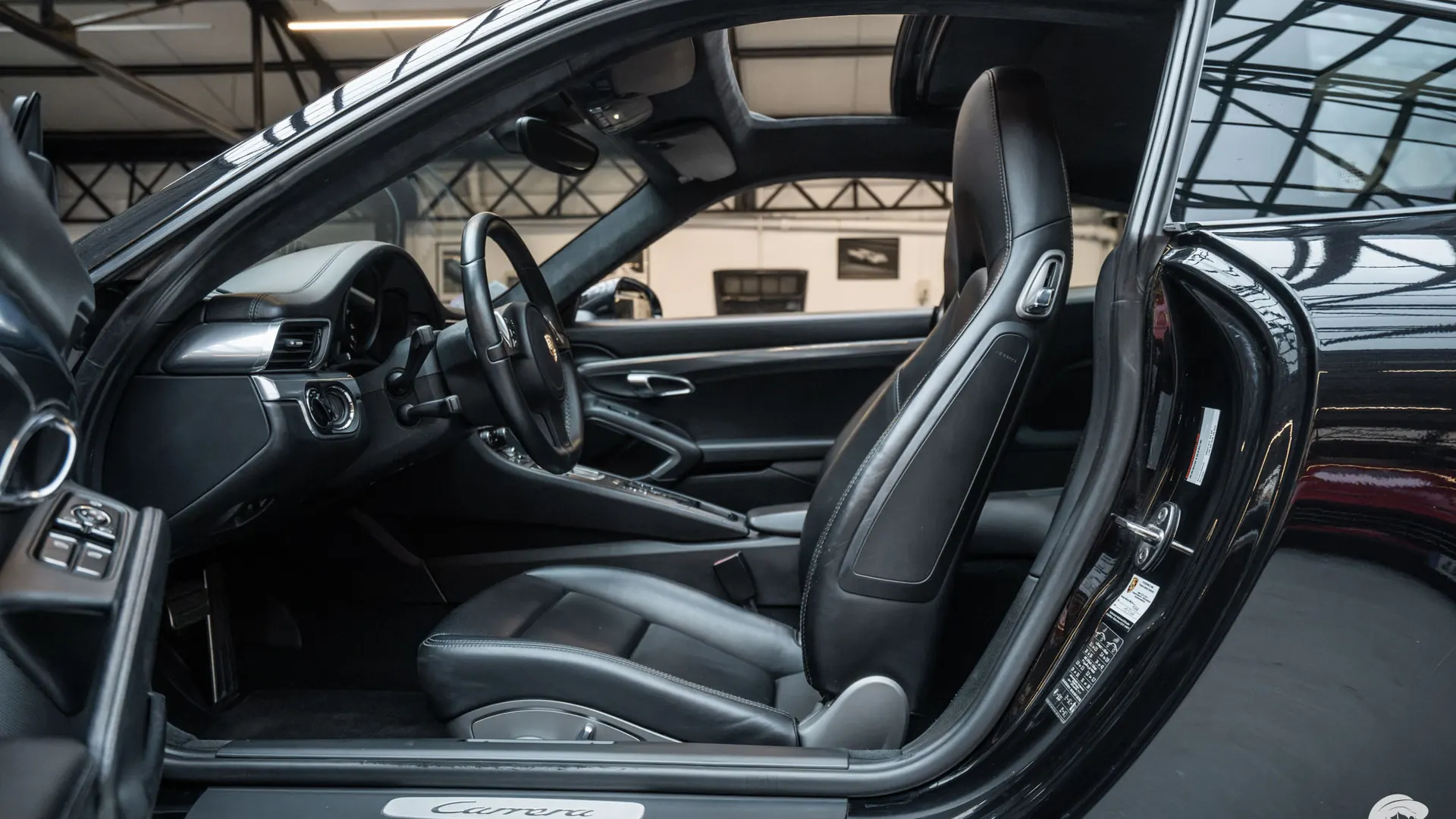 Porsche 911 — photo 9