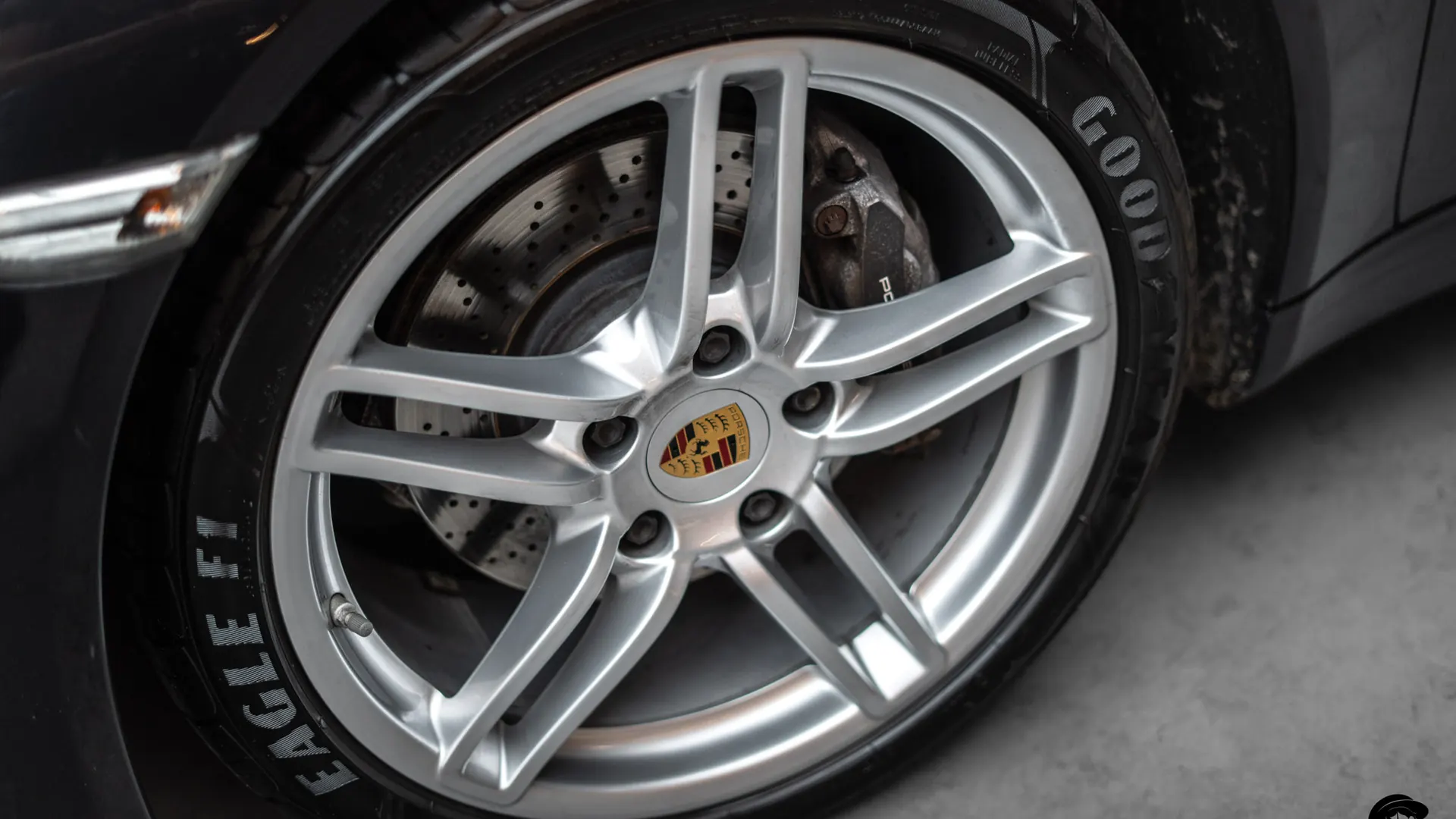 Porsche 911 — photo 36
